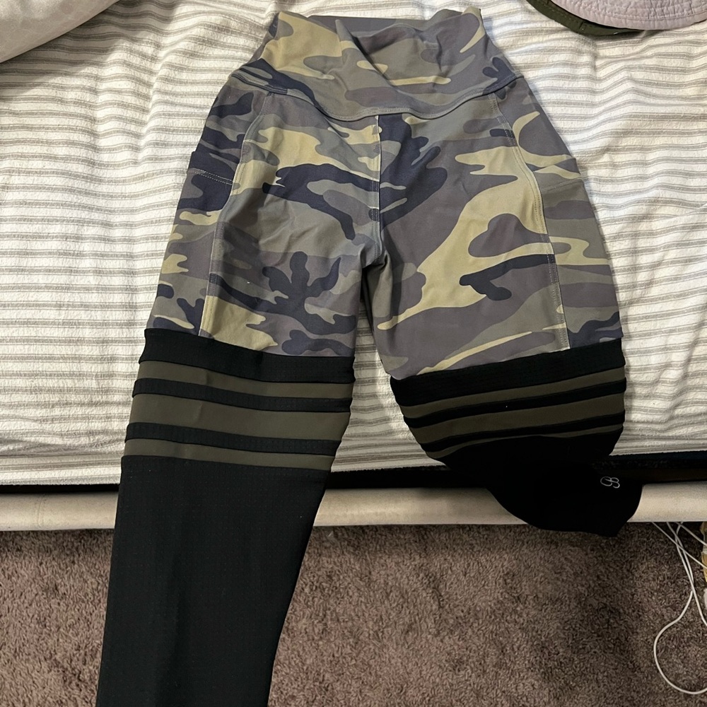 Bombshell Sportswear size XS